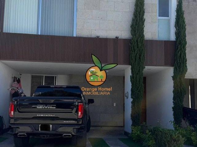 MODERNA CASA AMUEBLADA EN RENTA EN EL CAMPESTRE RESIDENCIAL, ZAPOPAN