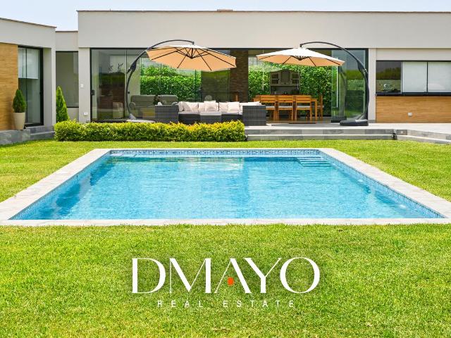 Moderna casa de campo en venta con 5 dormitorios en Quilmaná