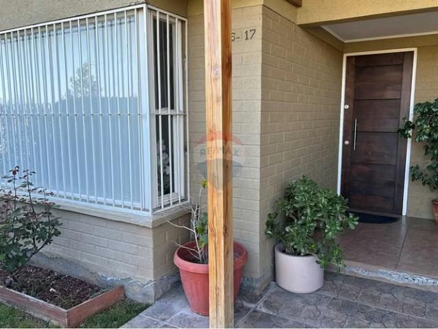 Moderna casa en larapinta, lampa | 3 dormitorios por 4890.00 en Lampa