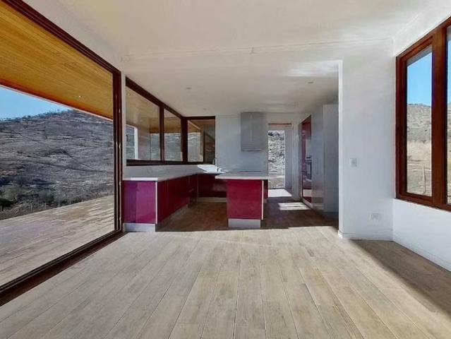 Moderna casa en parcela, hermosas vistas. 3D, 3B. Piscina. 3 dormitorios por 6800.00 en Colina