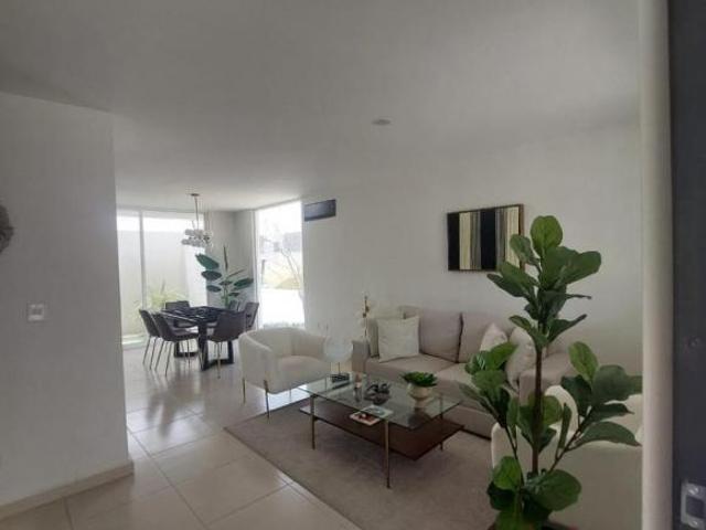 MODERNA CASA EN VENTA AGUASCALIENTES SUR! UBICACIÓN PRIVILEGIADA