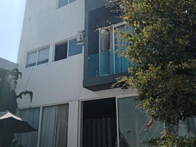 Moderna casa en venta en COL ECHEVARRIA en GDL $5´700,000