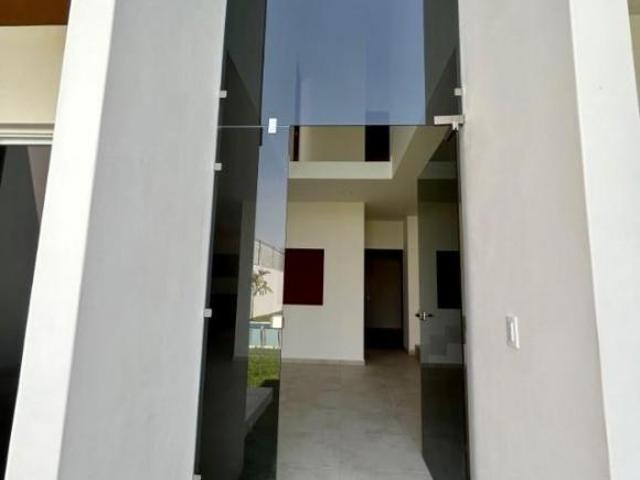 Moderna casa en venta en Fracc. Burgos bugambilias
