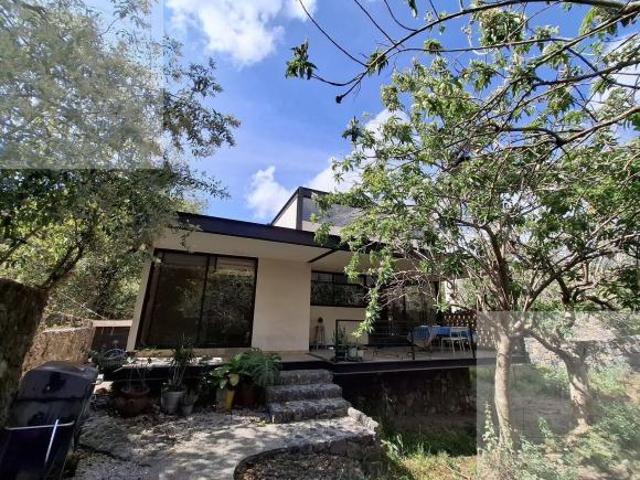 MODERNA CASA EN VENTA EN SANTO DOMINGO OCOTITLÁN, EN LA ZONA DE TEPOZTLÁN