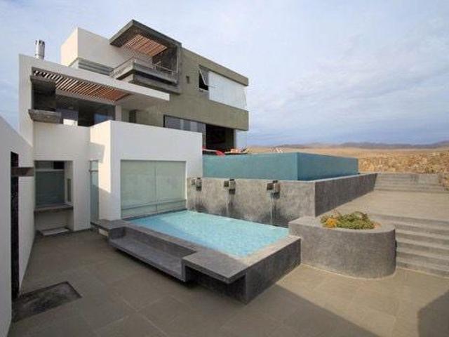 Moderna casa en venta en Playa Misterio