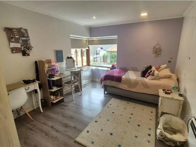 Moderna casa familiar 5d/4b/expectacular quincho | 5 dormitorios por 11790.00 en Viña del Mar
