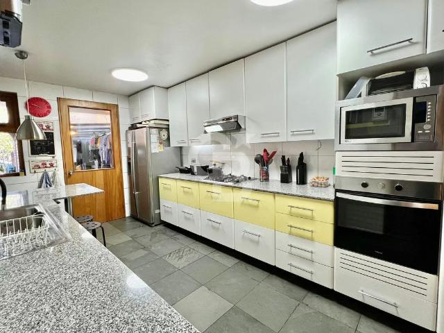 Moderna casa mediterránea en condominio | 5 dormitorios por 15300.00 en Lo Barnechea