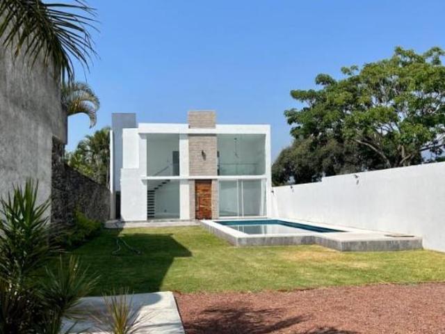 Moderna Casa Nueva en Las fincas Jiutepec