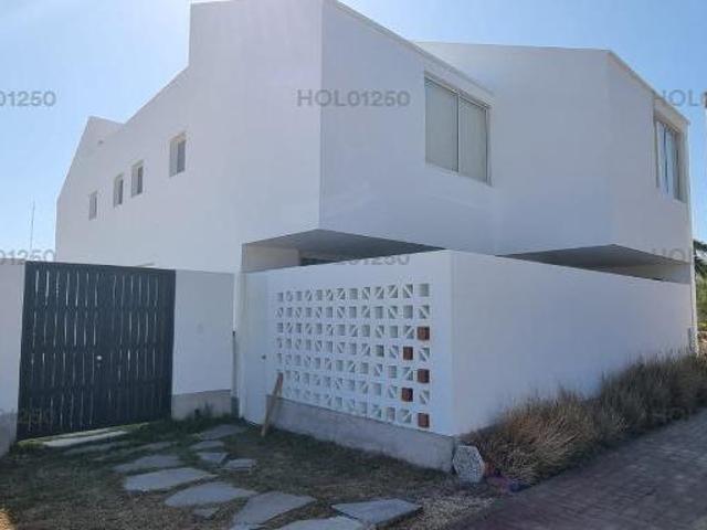Moderna casa ubicada en Paracas