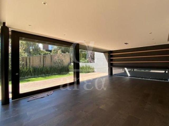 Moderna Residencia en Venta en Cumbres de Santa Fé