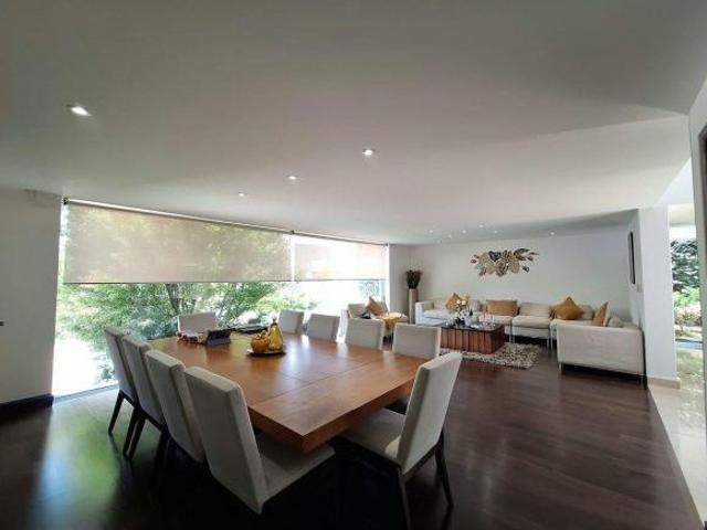 Moderna Residencia | Sobria Elegancia y Jardín | Rancho San Juan, Zona Esmeralda