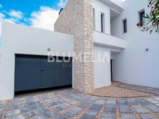 Moderna villa a 1,2 km de la cala de la Fustera en venta en. 0m² Benissa