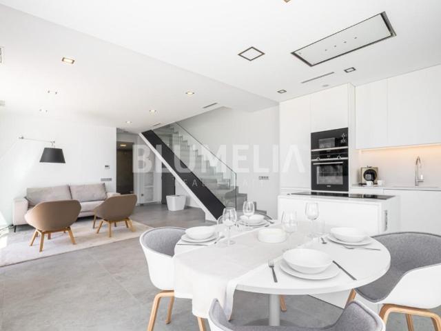 Moderna villa a estrenar a 2 km de playa Poniente en venta e. 130m² Finestrat