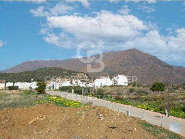 Moderna villa de obra nueva con vistas panorámicas en Valle Romano, Estepona
