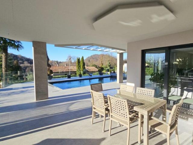 MODERNA VILLA DI LUSSO