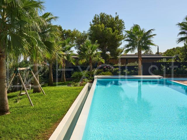 MODERNA VILLA EN VENTA CON VISTAS AL MAR EN ES CUBELLS