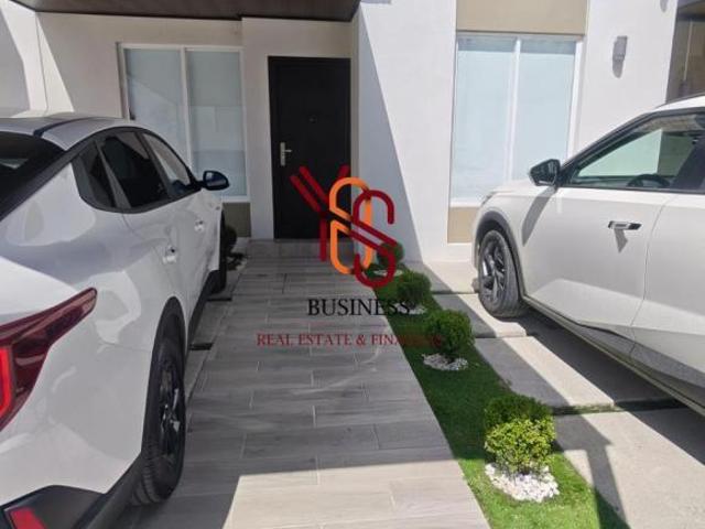 Moderna y cómoda Casa TOTALMENTE AMUEBLADA en Venta al Poniente de Aguascalientes!
