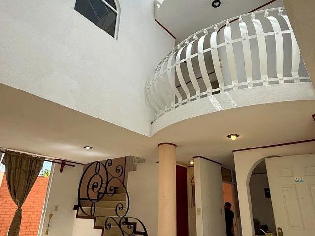 Moderna y amplia casa en renta en Privada de Santa Prisca, Pachuca