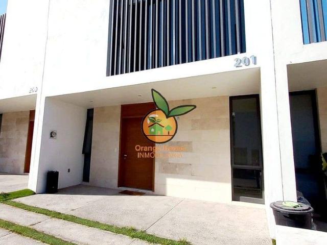 MODERNA Y AMPLIA CASA EN TOSSÁ RESIDENCIAL CERCA DE PERIFERICO