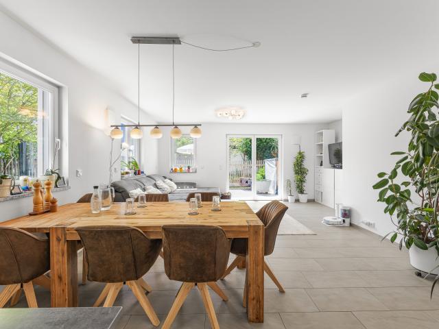 Moderne Maisonettewohnung mit Südterrasse und eigenen Garten