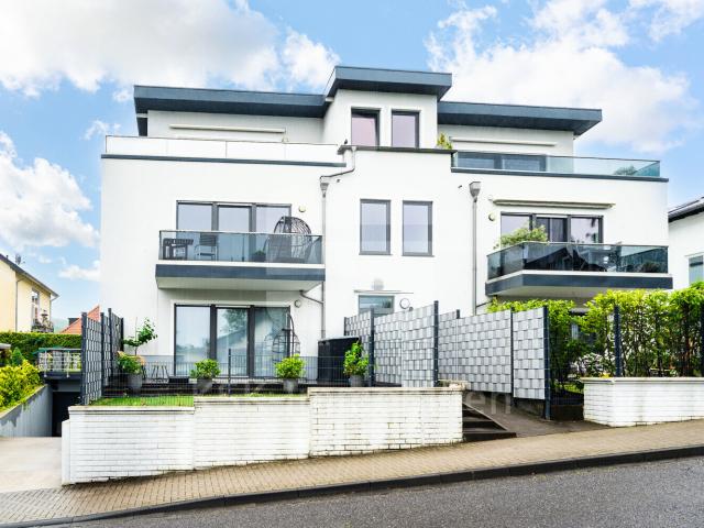Moderne Maisonette Wohnung mit Wohnbereich im Erdgeschoss!