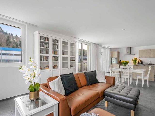 MODERNE MINERGIE WOHNUNG MITTEN IM LEBEN