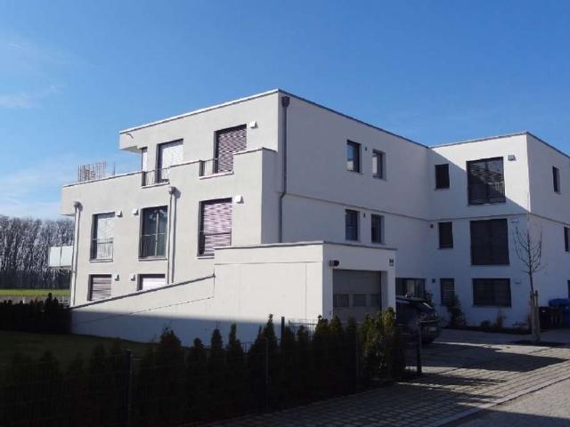 Moderne möblierte 2 Zimmer Whg. mit Balkon im 1. Stock in Ingolstadt, Friedrichshofen