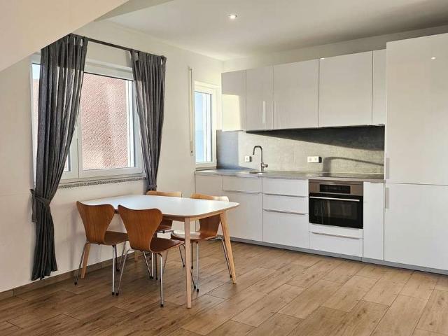 Moderne, möblierte 2,5 Zimmer Wohnung sonniger Balkon, TG & Außenstellplatz Oberstimm Manching