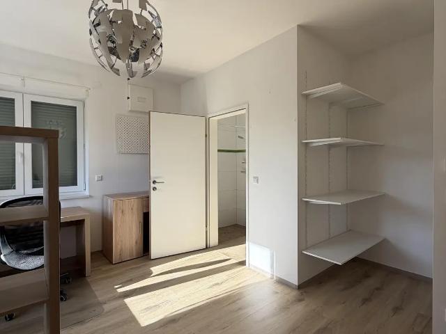 MODERNE MÖBLIERTE WG ZIMMER NÄHE BULGARIPLATZ