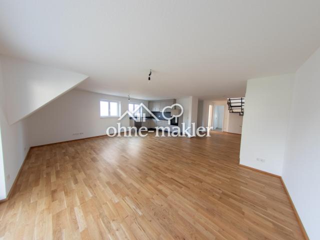 Moderne Neubau Maisonettewohnung mit hochwertiger Ausstattung, Balkon und EBK
