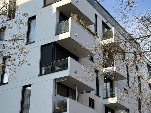 Moderne Neubauwohnung mit EBK, Abstellraum und Aufzug! Wohnung Berlin