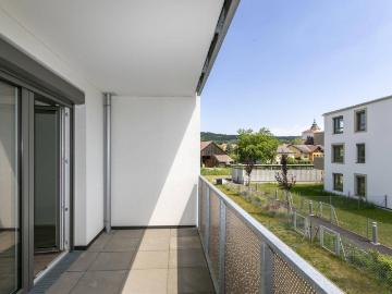 Moderne Neubauwohnung mit geräumigen Balkon
