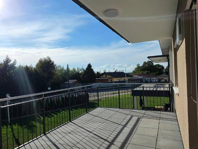 Moderne Neubauwohnung mit großem Balkon und Blick ins Grüne in Ried im Innkreis