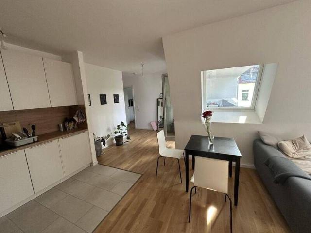 Moderne Neubauwohnung mit Loggia & Einbauküche