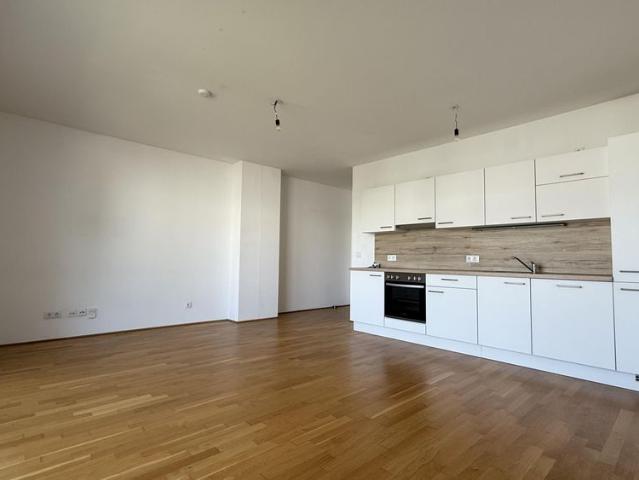 Moderne Neubauwohnung mit 7,77m² Loggia zum INNENHOF nahe Akademiepark