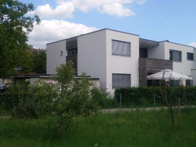 Moderne, neuwertige 3 Zimmer Wohnung mit großem Balkon in Altdorf