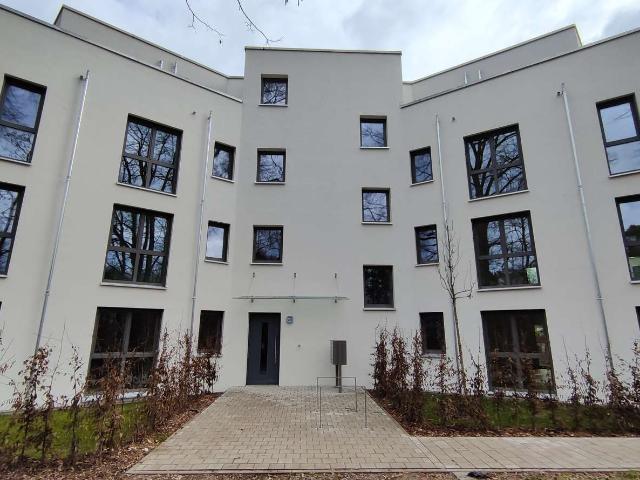Moderne neuwertige 2 Zimmer Wohnung mit großem Balkon, EBK&Tiefgarage in Nürnberg