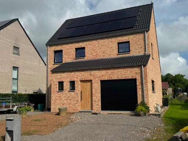 Moderne nieuwbouwwoning te huur in Drieslinter 3 SLKS