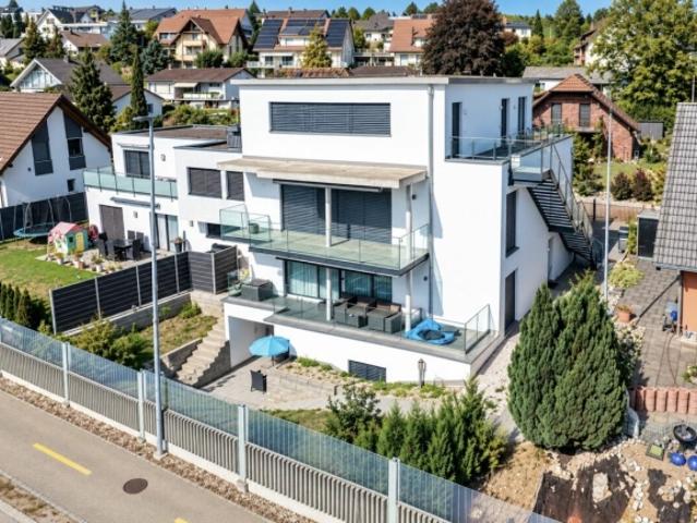 MODERNE ATTIKAWOHNUNG MIT 36 M² TERRASSENFLÄCHE IN EGERKINGEN