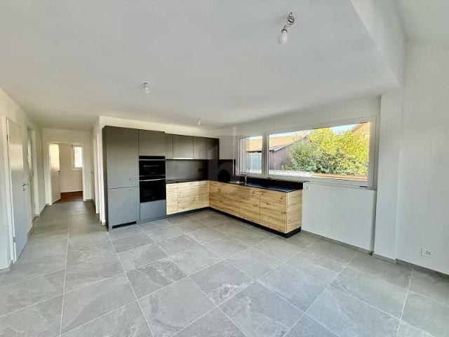 MODERNE AVEC VUE IMPRENABLE