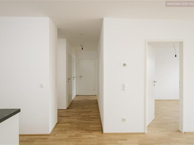 Moderne Anlage, 3 Zimmer mit Loggia nähe Wien