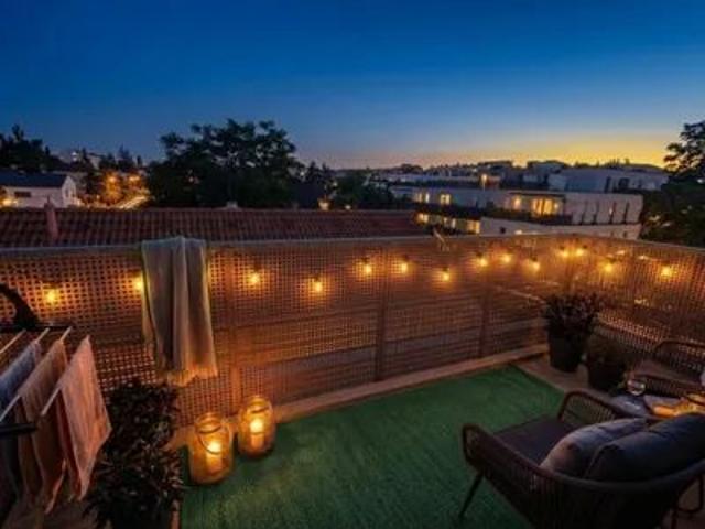 Moderne, ansprechende 2 Zimmerwohnung mit Balkon und Kühldecke
