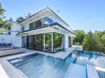 Moderne Architektenvilla in Aussichtslage