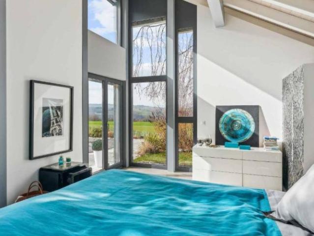 Moderne Architektenvilla mit 7,5 Zimme