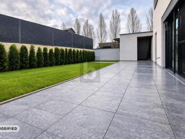 MODERNE ARCHITEKTUR TRIFFT AUF HÖCHSTE WOHNQUALITÄT