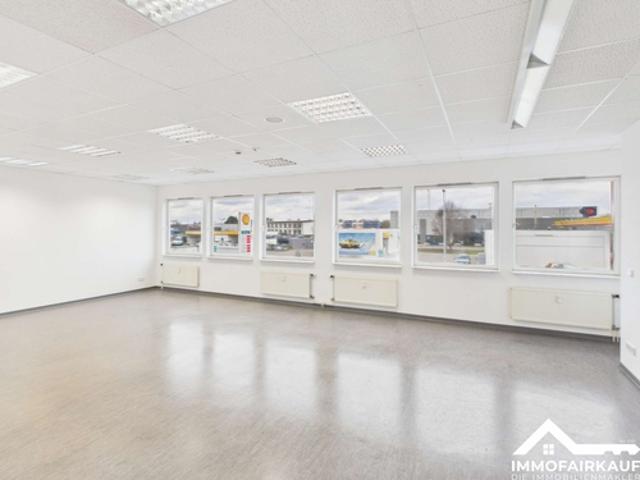 Moderne Büro Schulungsfläche mit großen Räumen