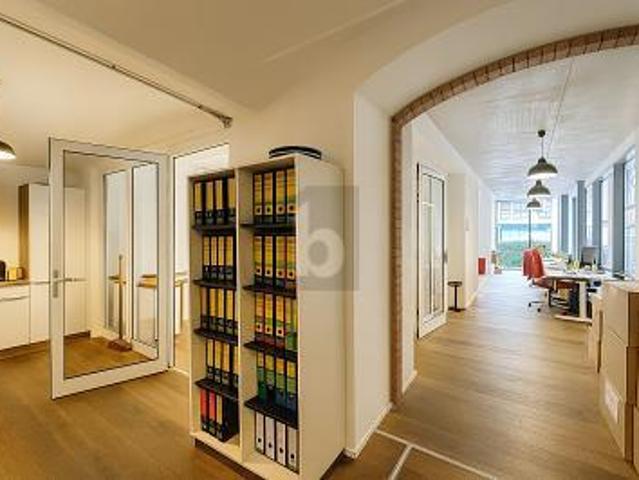 MODERNE BÜROETAGE IN BESTER LAGE