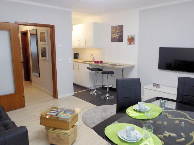 Moderne Balkon Wohnung in Essen Zentrum – zeitwohnen.de