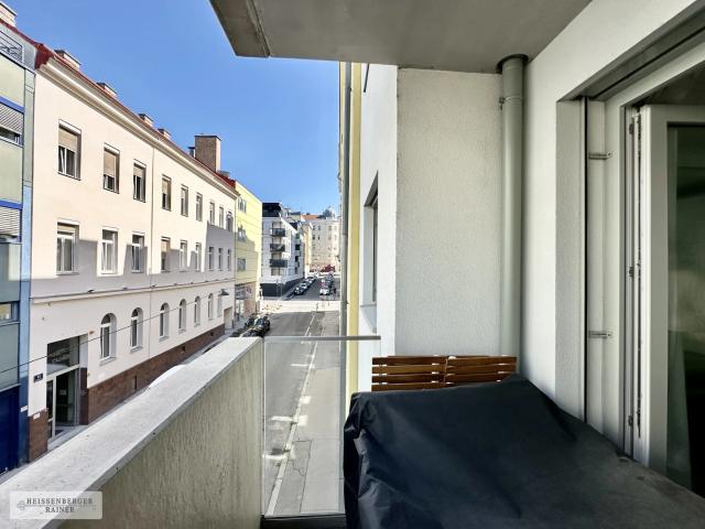 MODERNE BALKONWOHNUNG / HELL UND RUHIG, NÄHE AKH