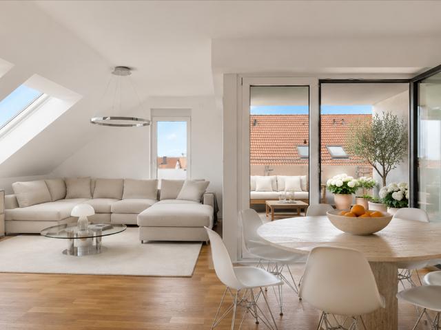 Moderne, barrierefreie 3,5 Zimmer DG Wohnung mit Loggia, Lift und TG Stellplatz